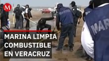 Marina limpia combustible en playas de Veracruz ante fin de vacaciones