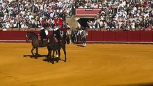 Ovación al torero Morante de la Puebla en su regreso en la Maestranza de Sevilla