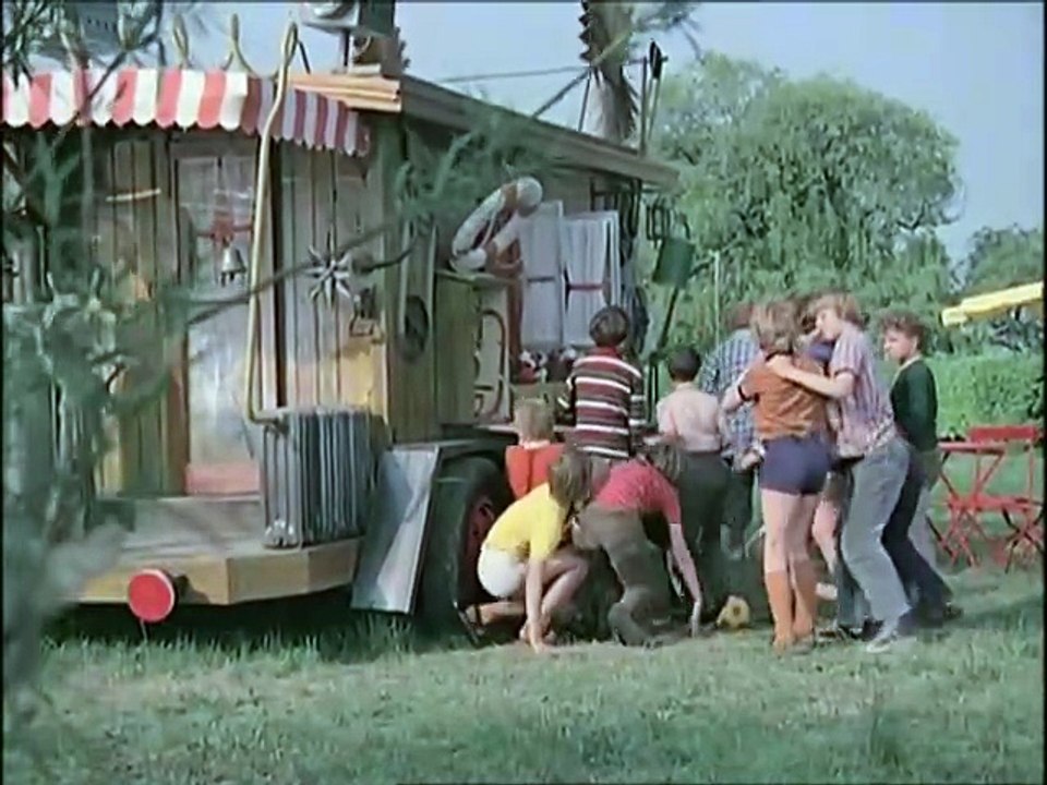 Clown Ferdinand (DDR 1973) - 11 - Ferdinand und der Sportplatz