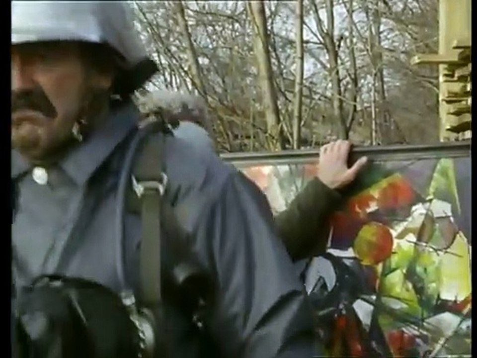 Feuerwache 09 (DDR 1991) - 06 - Kuppelsalat