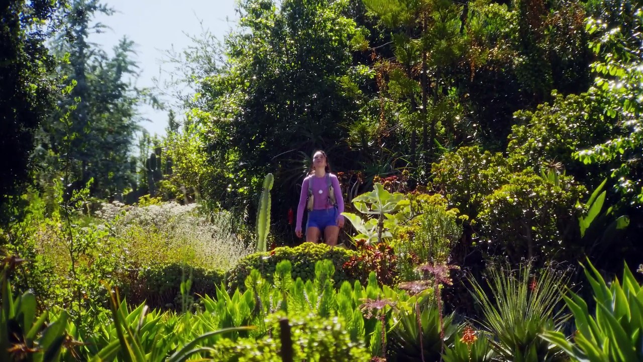 L'Europe bloque l'arrivée en France du collier "Friend.com" connecté et dopé à l’intelligence artificielle qui enregistre toutes les conversations, les analyse et vous conseille !