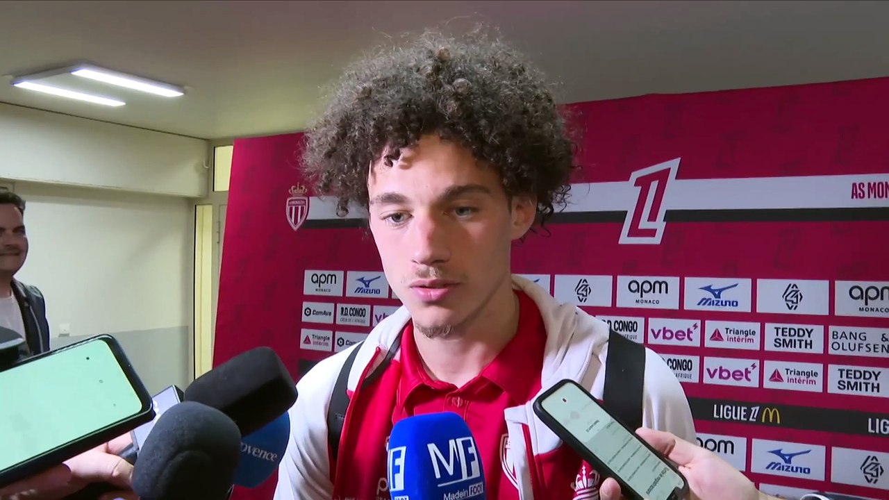 Le milieu offensif de Monaco Maghnes Akliouche victime d'une béquille à la cuisse droite contre l'OM - Foot - Ligue 1 - Monaco