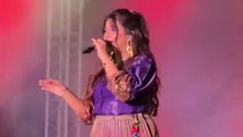 Shreya Ghoshal is singing Mere Dholna Sargam Live in Concert