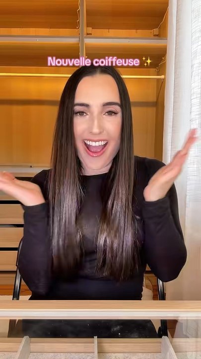 Nouvelle coiffeuse (peux contenir des produits offerts)