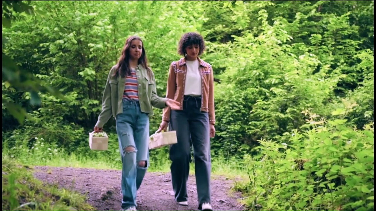 Juliette & Matilda I CA 55-66