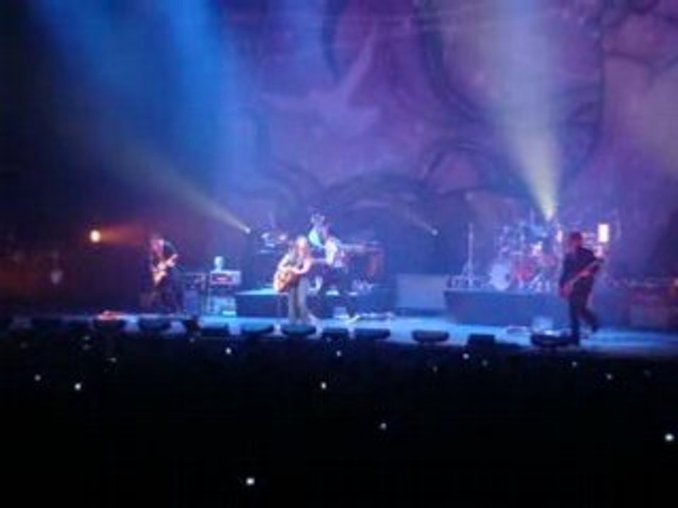 Alanis Morissette - Head over feet - Concert Zenith