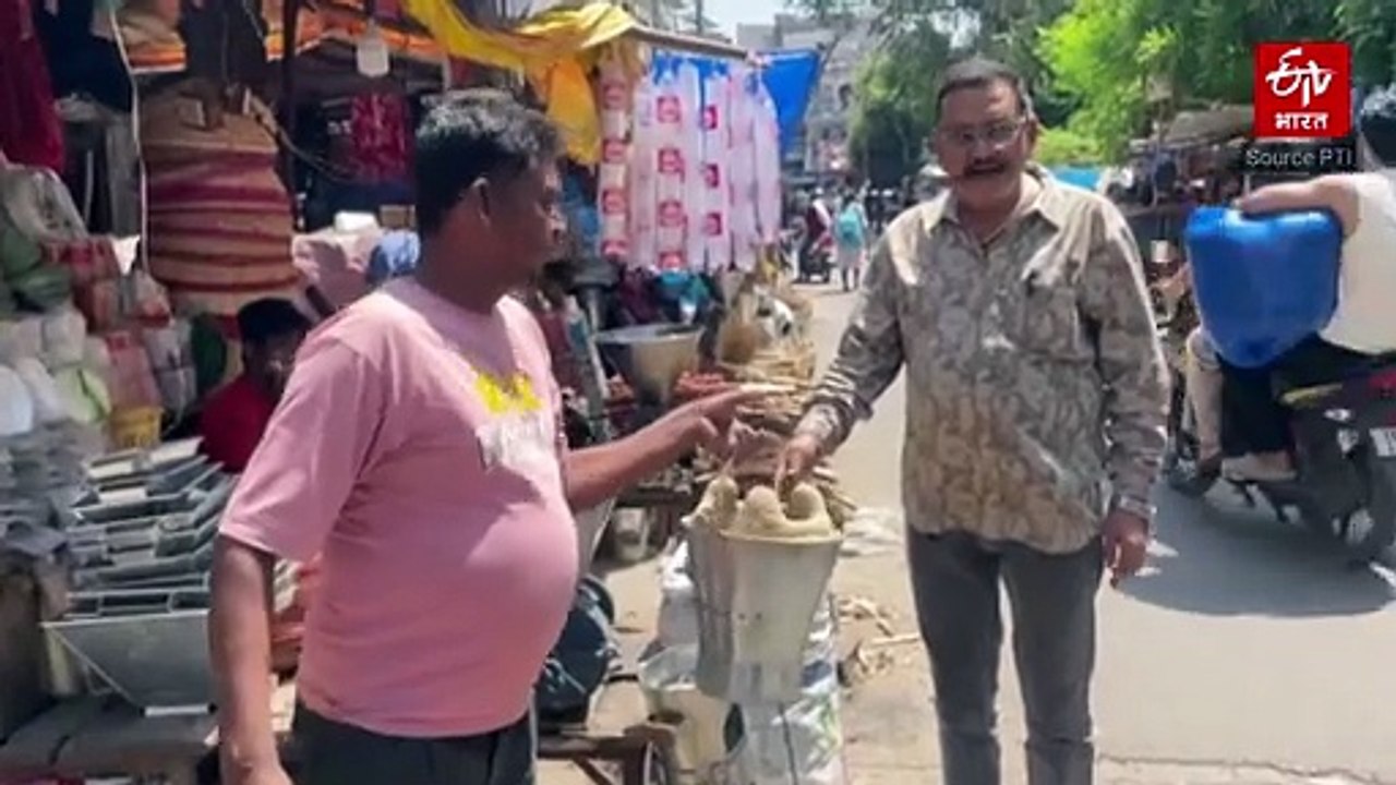 प्रयागराज में पारंपरिक चूल्हों की बढ़ी मांग, लोग एहतियातन मिट्टी के चूल्हे खरीदना कर रहे हैं पसंद