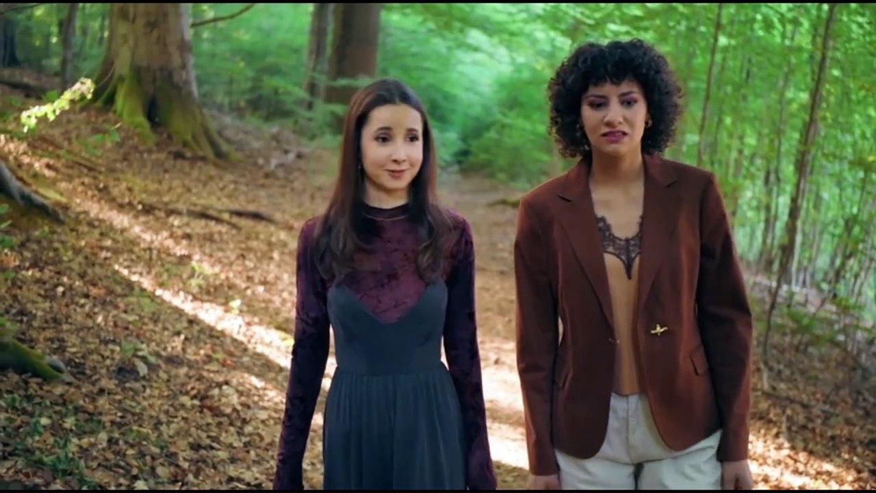 Juliette & Matilda I CA 46-54