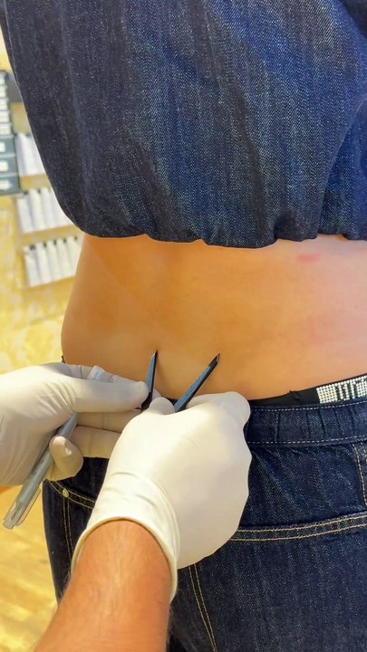 The Art of Back Dermal Piercing #backdermal #dermalpiercing #microdermalpiercing #surfacepiercing