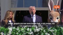 Trump parla di guerra in Iran col coniglio pasquale a fianco: Siamo una grande potenza militare