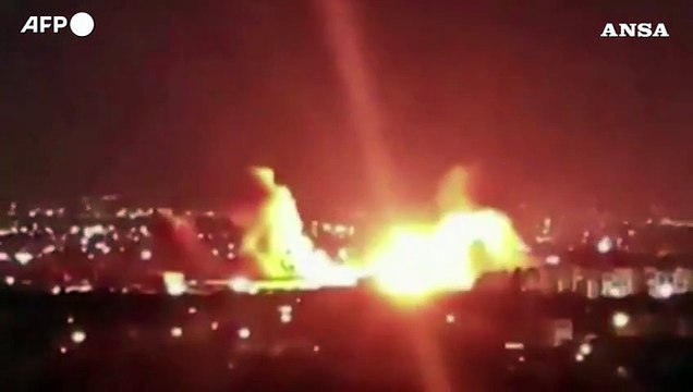 Teheran sempre sotto attacco, danni presso l'aeroporto e l'universita' Sharif