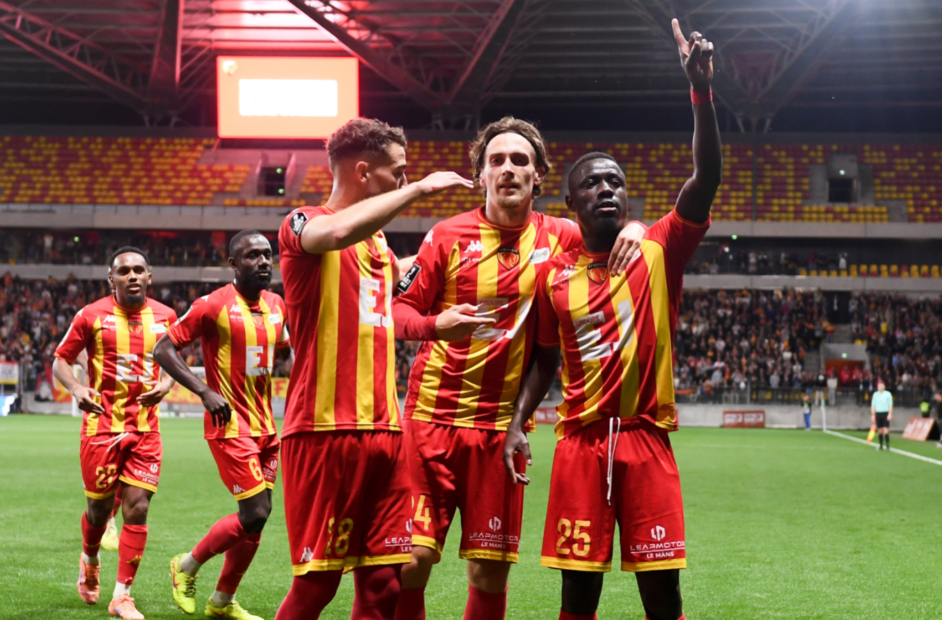 Ligue 2 : Le Mans étrille Pau et s'approche du Top 2