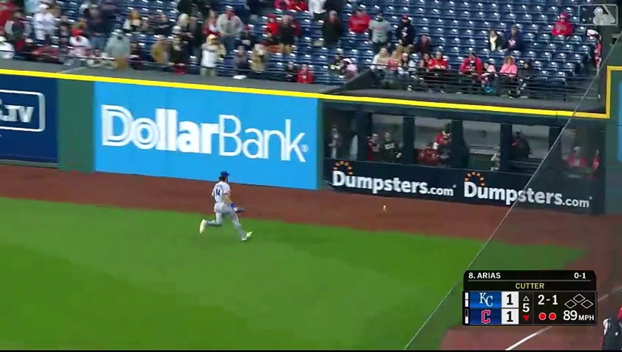 Gabriel Arias abandona el juego por lesión