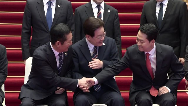 이 대통령, 여야 지도부 회동…중동 위기 대응책 논의 / YTN