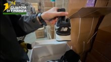 Roma - Maxi sequestro di scarpe contraffatte: oltre 7mila paia pronte per la vendita (07.04.26)