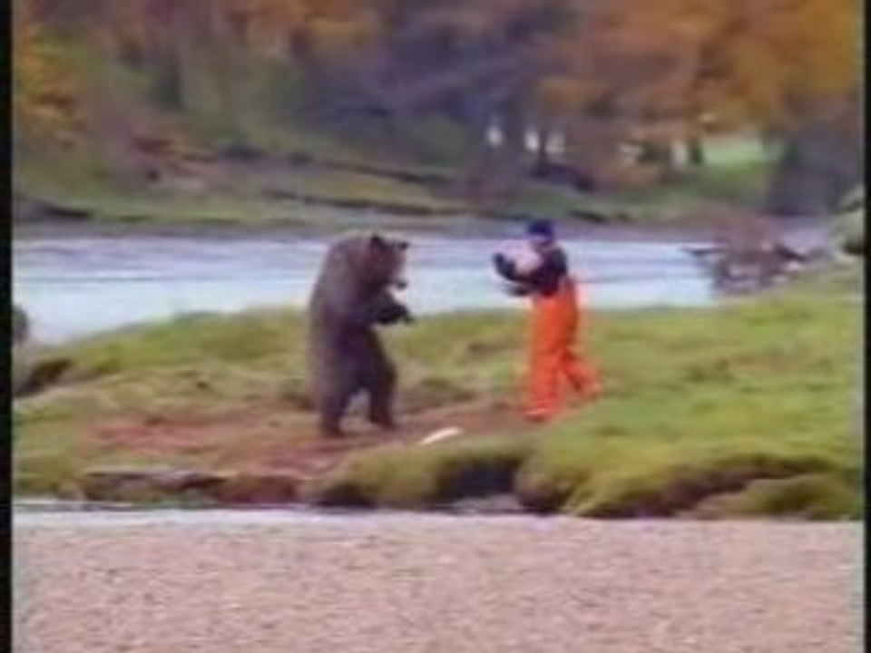 Humour - Pub - La difficile pêche aux saumons en Alaska