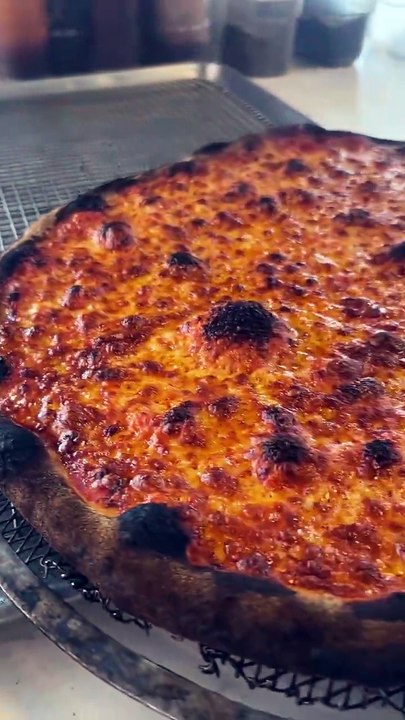 Someone ordered EXTRA well done cheese pizza 😳
