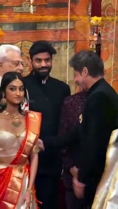 Shah Rukh Khan & Salman Khan together at wedding