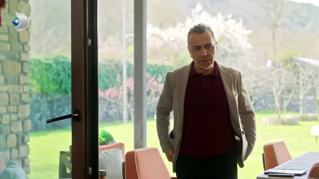 Serhat, abisini rahatsız etmek istiyor! Güller ve Günahlar Özel Klip