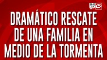 Temporal en Tucumán: Dramático rescate de una familia atrapada por la tormenta