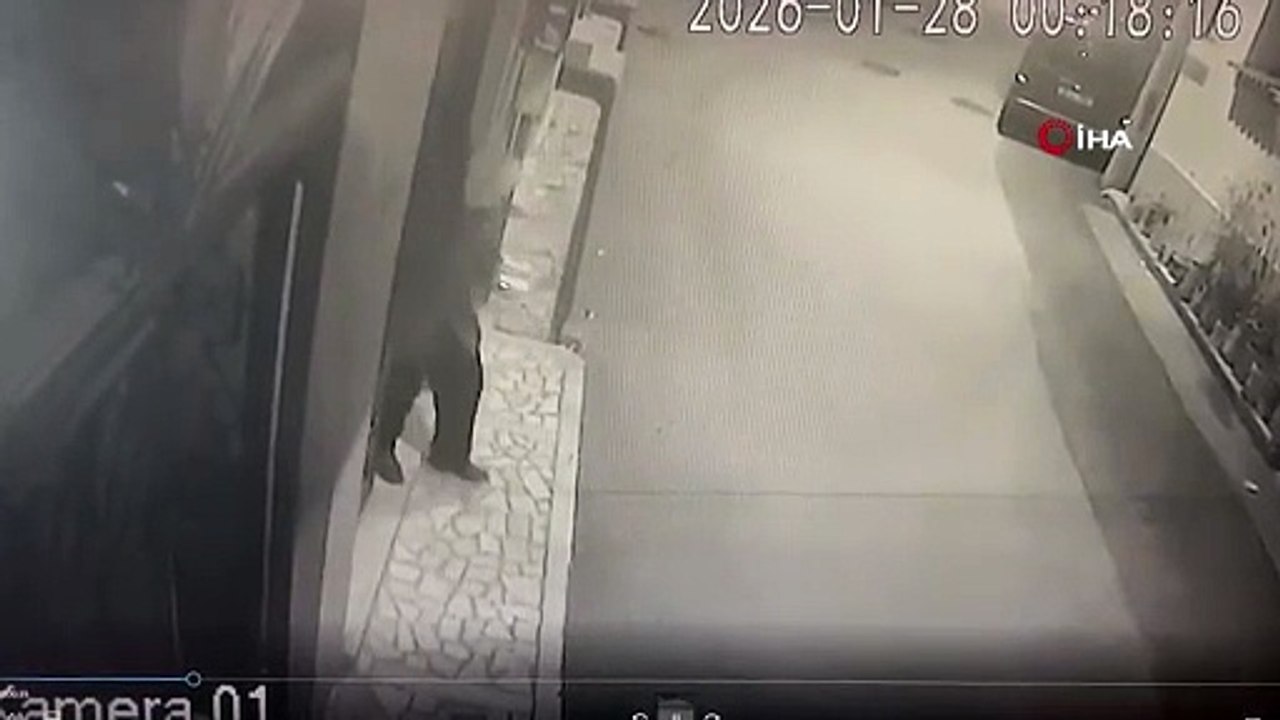 Kocasını Satırla Doğradı