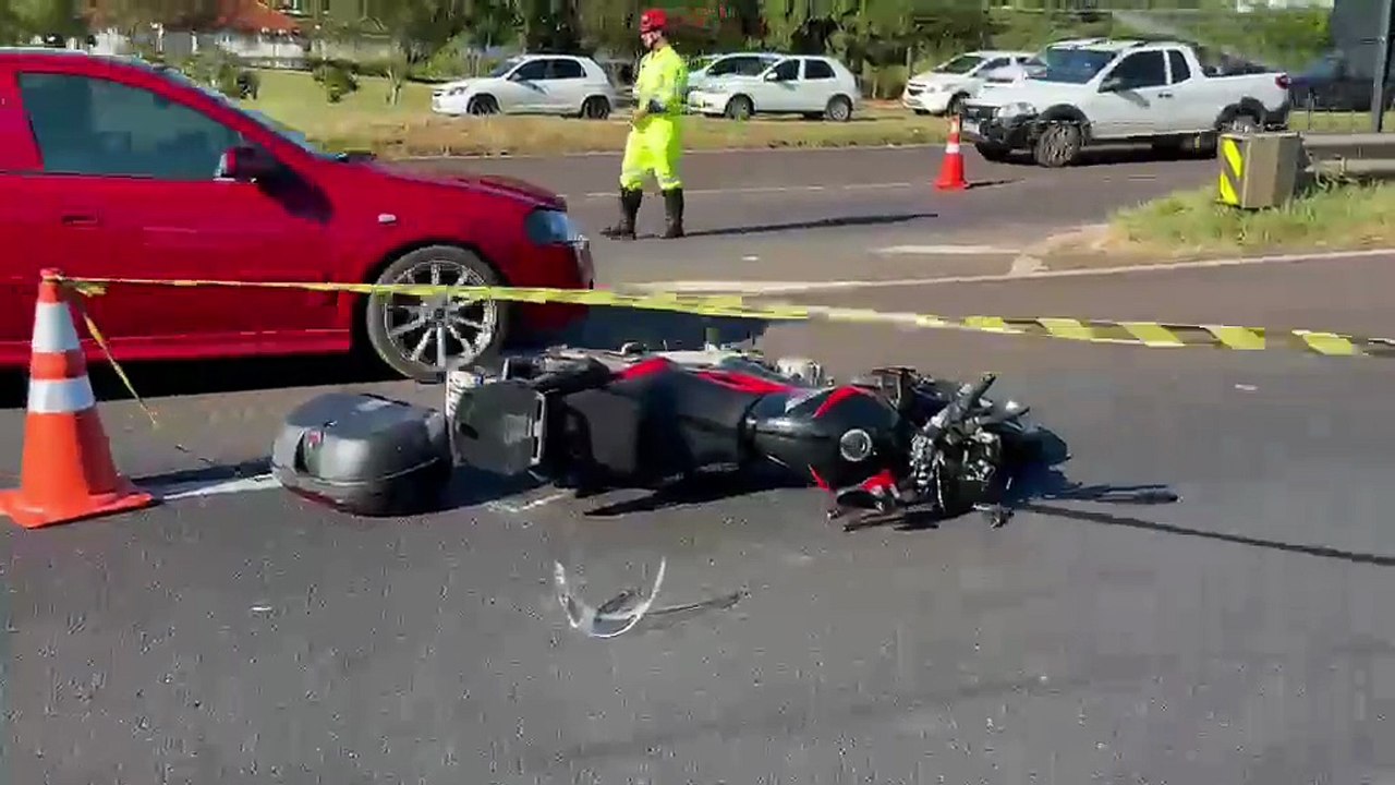 Motociclista morre em colisão com caminhão na PR-323 em Umuarama