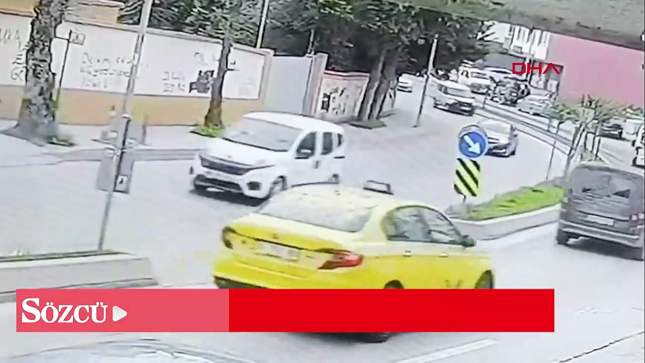 Arnavutköy'de sürücüsünün hakimiyetini kaybettiği otomobil takla attı; kaza kamerada
