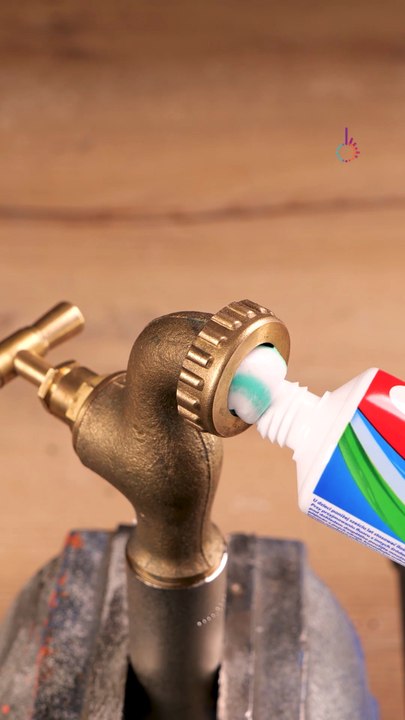 How to securely connect a faucet to pipes🛠️