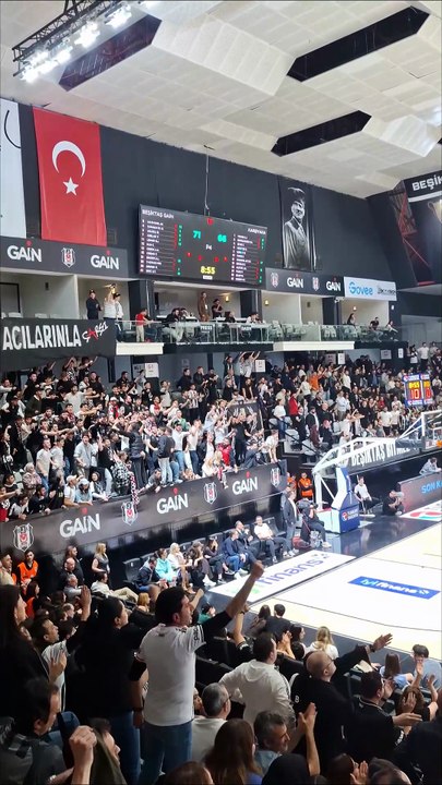 Dusan Atılınca Tribünler - Beşiktaş Gain 92-86 Karşıyaka - Türkiye Sigorta Basketbol Süper Ligi 25. Hafta