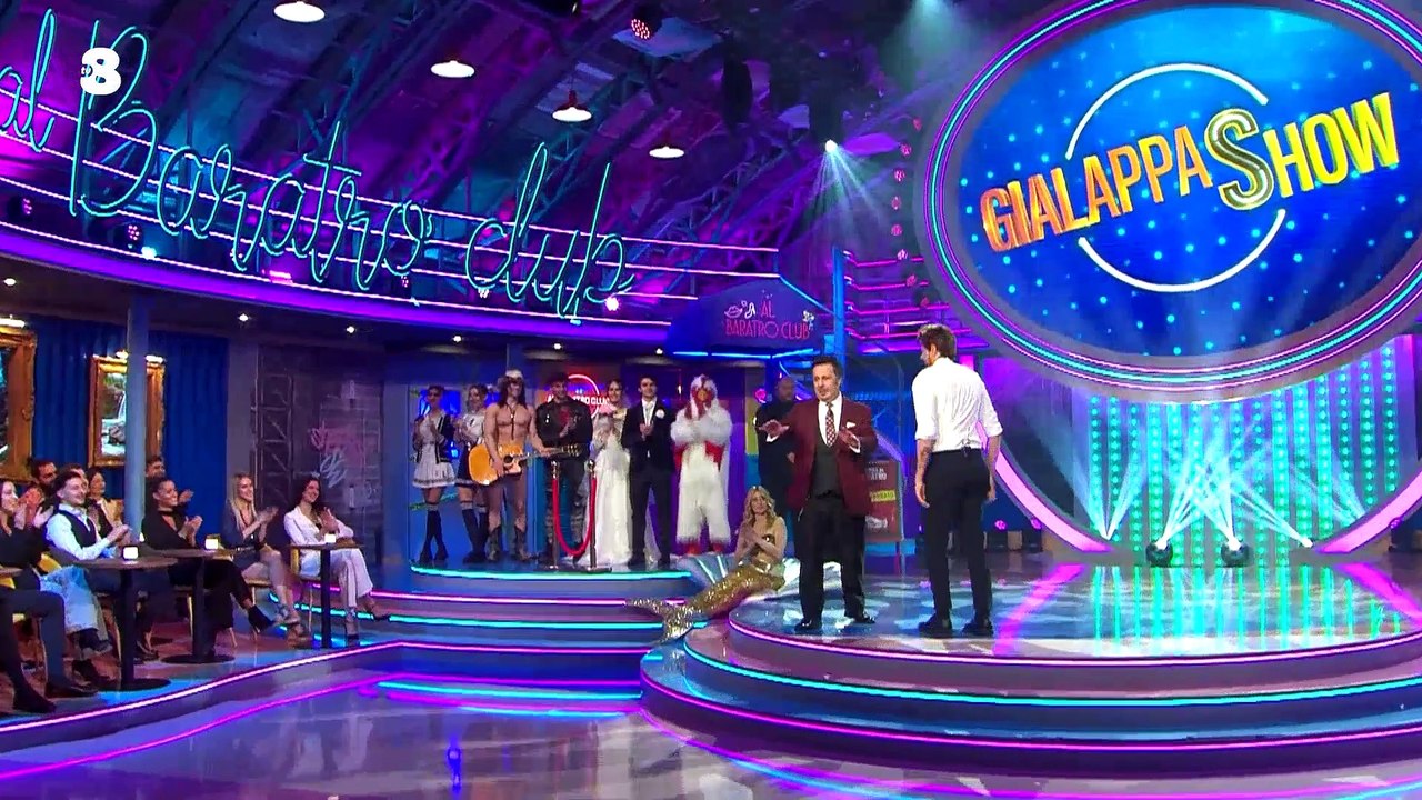 È Luca Argentero o Stefano De Martino? La divertente gag a GialappaShow