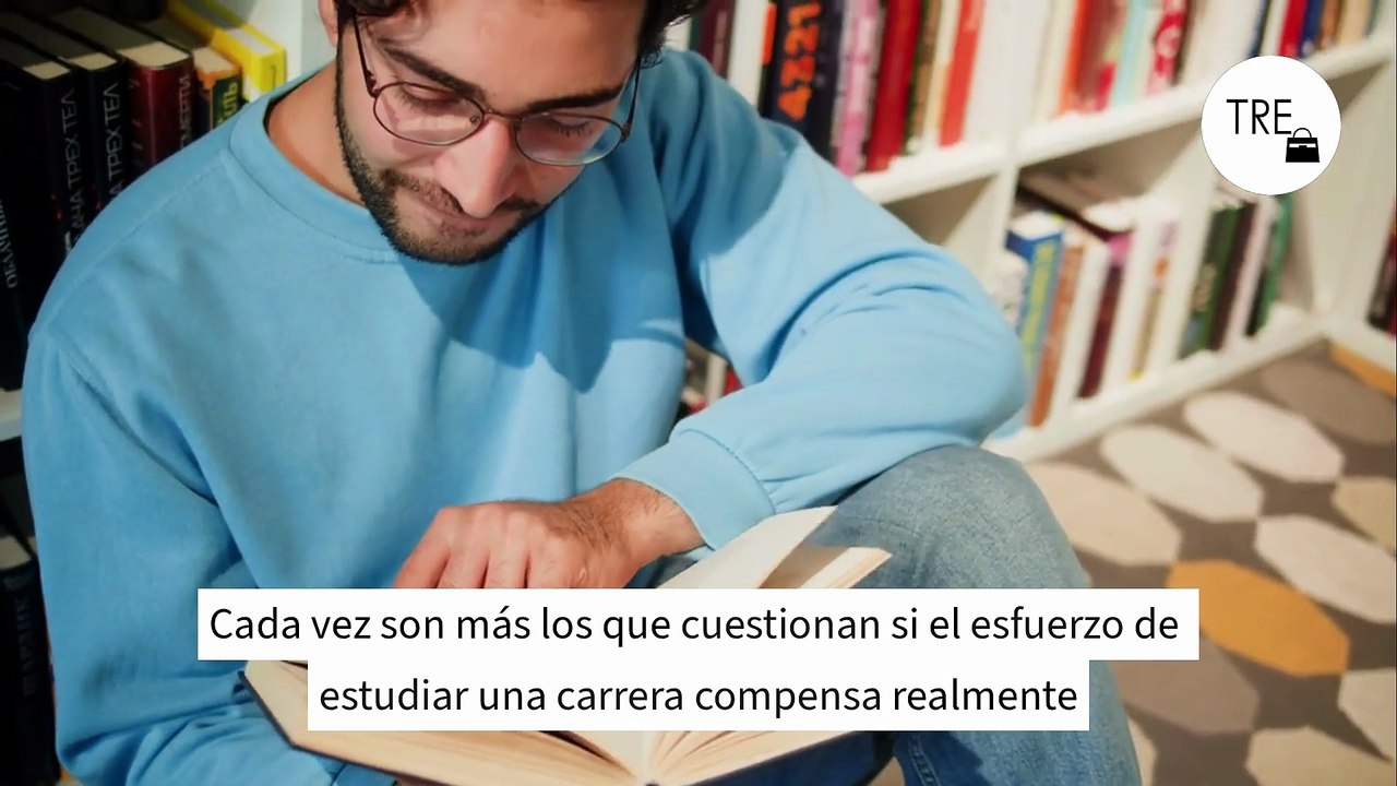 La generación más formada ya no persigue un título de universidad: los hombres de la Gen Z se enfrentan a un mercado que ya no recompensa el esfuerzo
