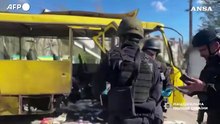 Ucraina, drone russo colpisce un autobus a Nikopol: almeno 4 morti