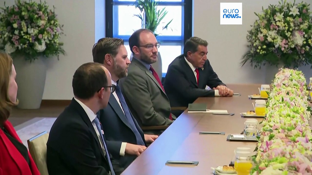 Ουγγαρία: Ο αντιπρόεδρος των ΗΠΑ Βανς επιτέθηκε στις Βρυξέλλες και υποσχέθηκε να βοηθήσει τον Όρμπαν