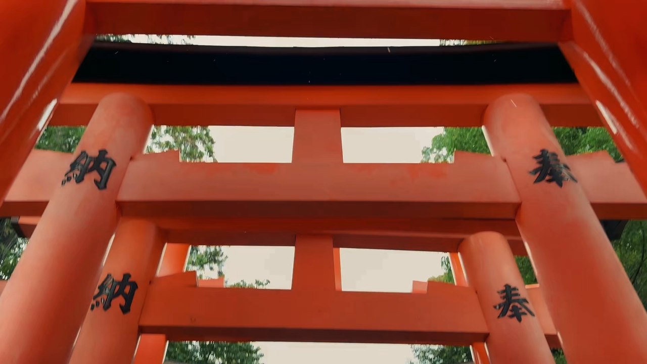 J’aime beaucoup trop les plans a l’horizontal , ça embellit le tout .🇯🇵🏯