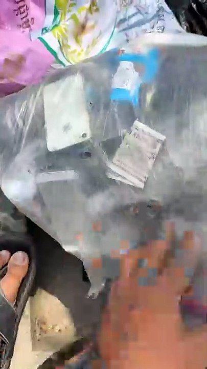 I found iphone 5& iphone 4s with money #iphone5&iphone4 #money #foundphone #restoration  restore #oldtonew repair iphones oldphones reels