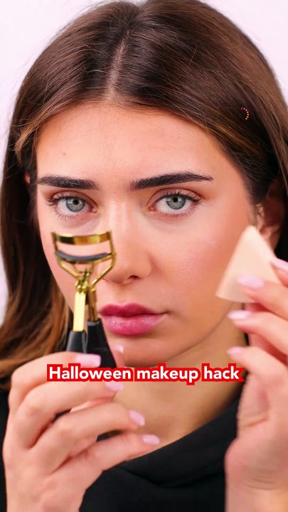 Spiderwoman inspired Halloween eye makeup🕸️👀