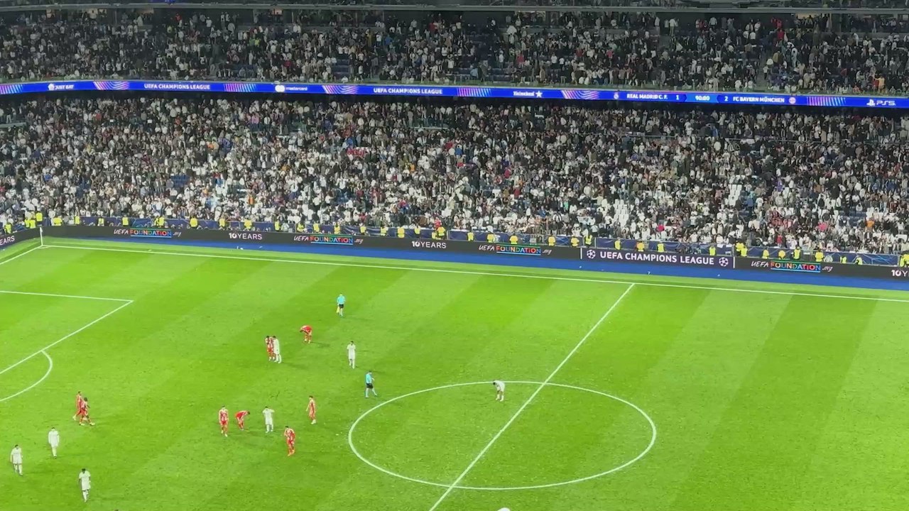 FIESTA BRUTAL del BAYERN en el BERNABÉU | REAL MADRID 1-2 BAYERN