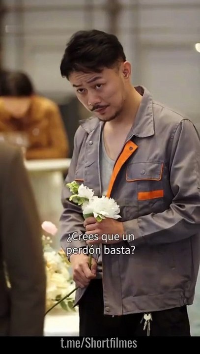 Un coloso a la sombra (Doblado)