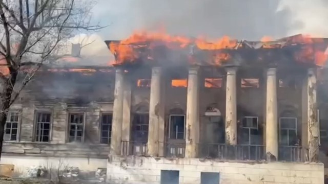 Resiste a due guerre mondiali, distrutta in pochi minuti: drone russo devasta storica tenuta in Ucraina