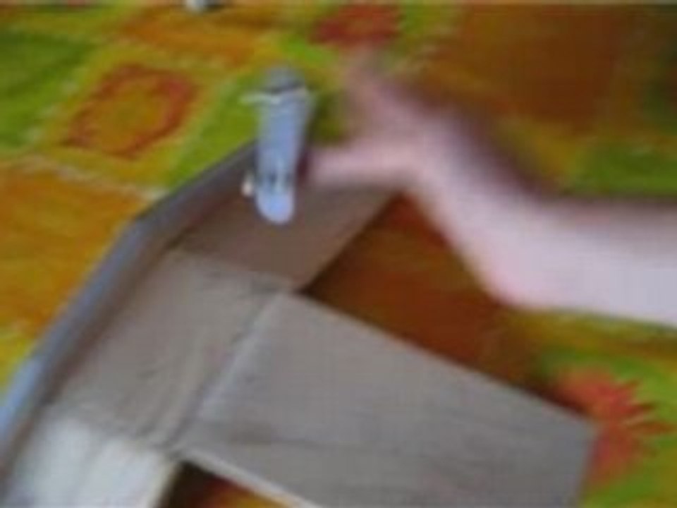 impossible finger skate