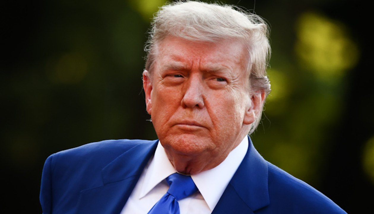 Trump Announces 2-Week Ceasefire with Iran After Talks | Strait of Hormuz Reopens