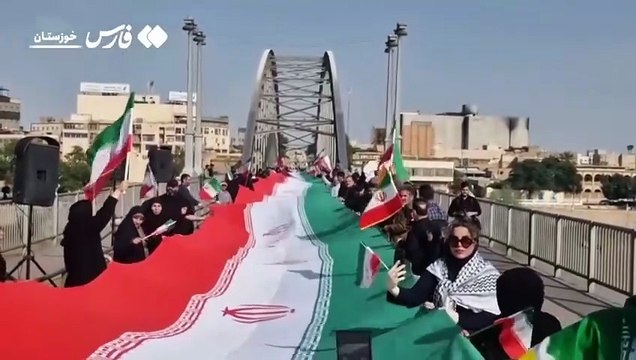 Irão: iranianos formam correntes humanas em pontes em tensão com EUA e Israel