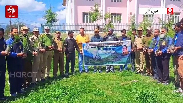 ڈگری کالج ترال میں شجرکاری مہم کا آغاز