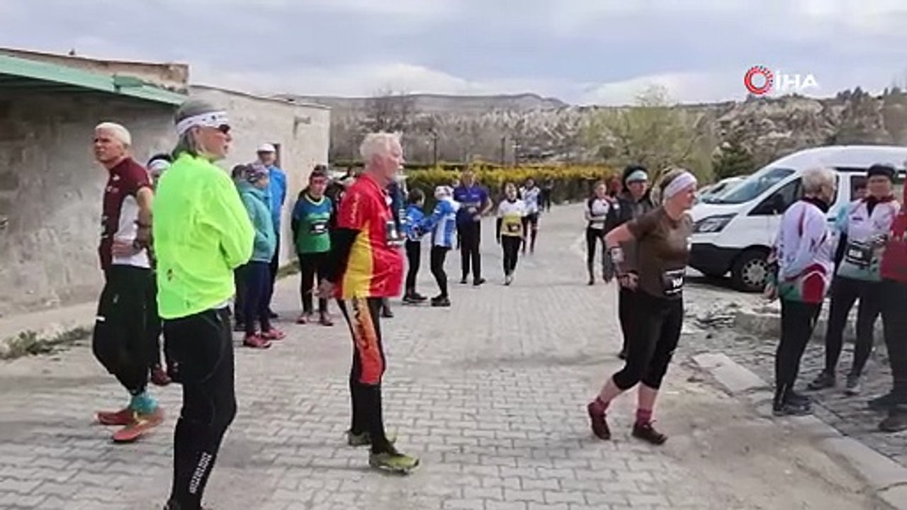 Kapadokya’da sporcular hem zamana hem zorlu doğa şartlarına meydan okudu | Ajansspor | IHA