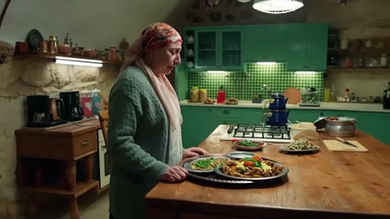Uzak Sehir - Episode 50 - ENGLISH SUB