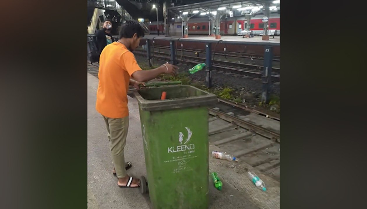 Gandhidham Cleaning Staff Throws Garbage on Tracks, Video Sparks Outrage