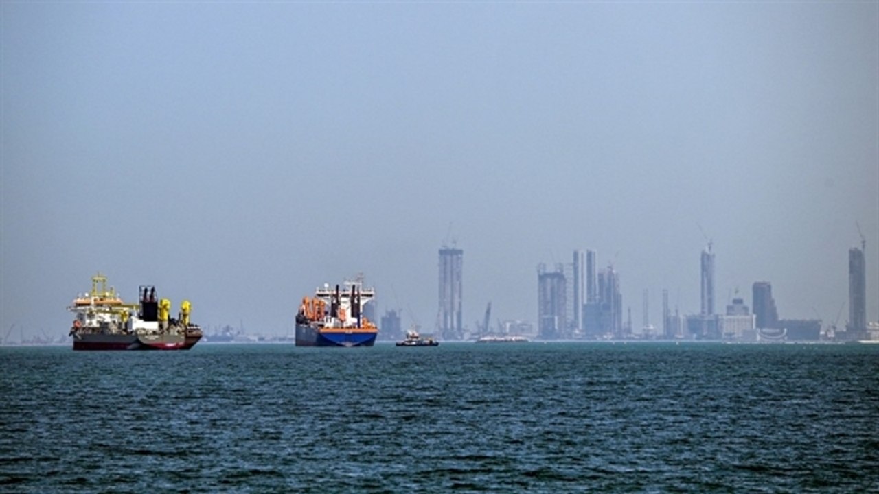 Strait of Hormuz by No Means Open for Business, Says Oil Analyst Sen
