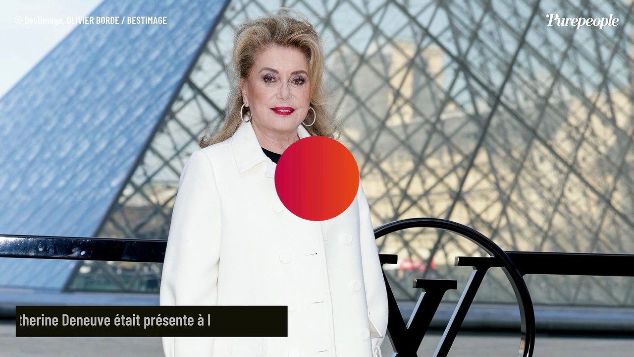 Catherine Deneuve radieuse avec sa petite-fille Anna Biolay, fille de Benjamin Biolay, lors d’un rendez important