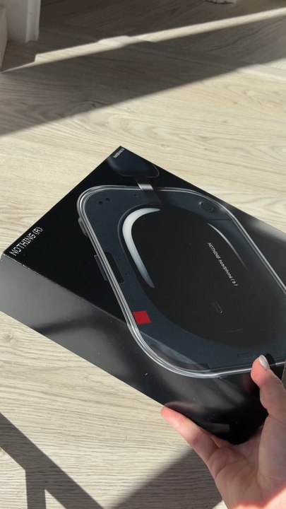 Unboxing du dernier casque NOTHING !