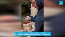 Alumnos que viajan siempre en micro le hicieron una torta de cumpleaños a un chofer
